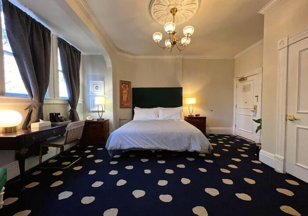The Sterling Hotel - photo 6