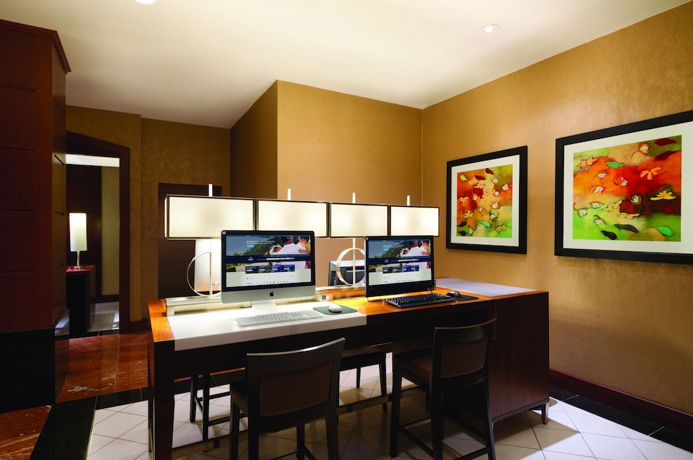 Hilton Chicago Magnificent Mile Suites - photo 59