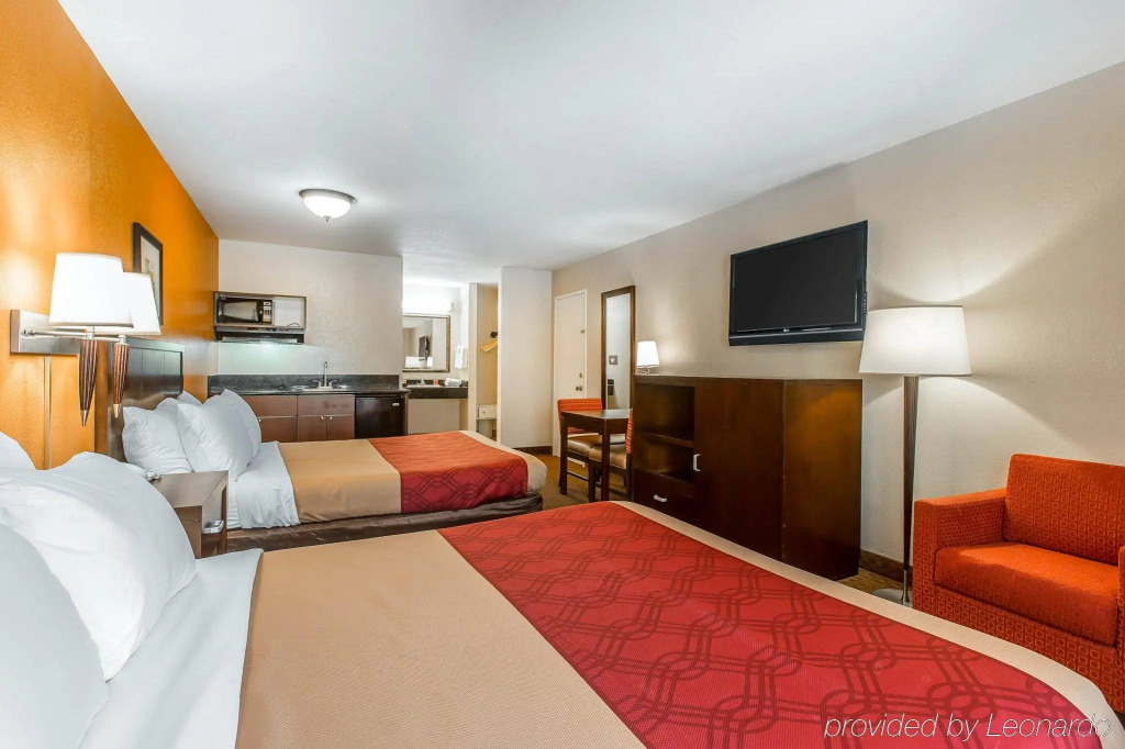 Econo Lodge Inn & Suites El Cajon San Diego East - photo 22