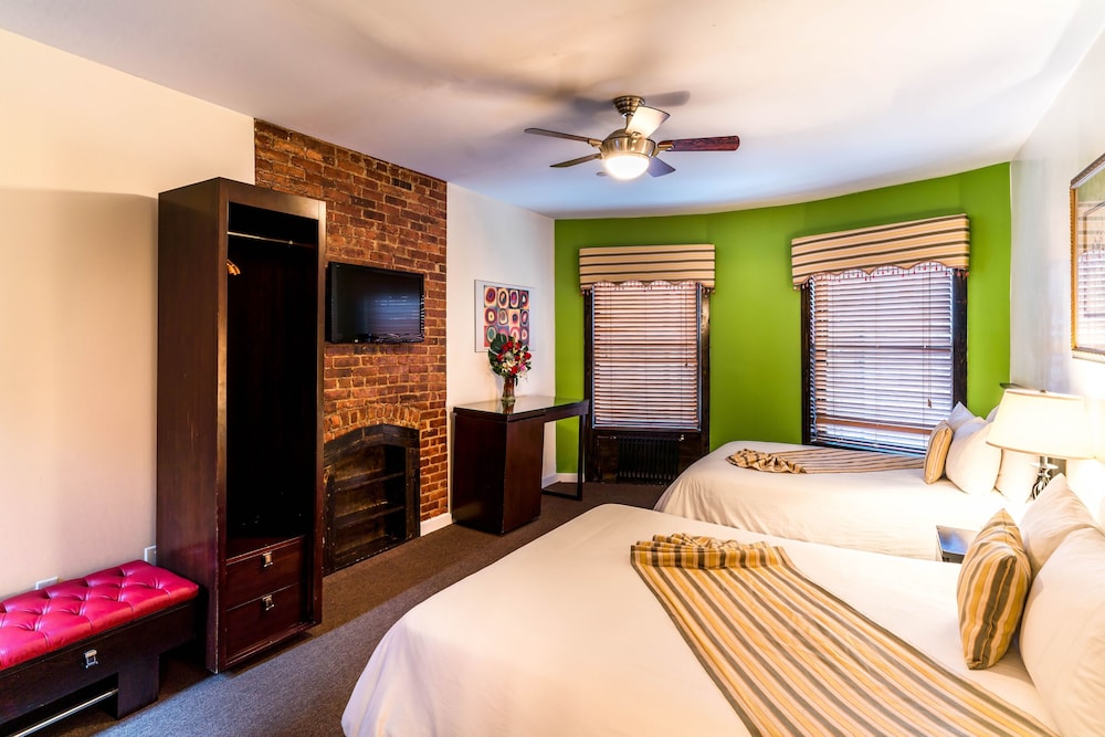 Royal Park Hotel and Hostel - photo 25
