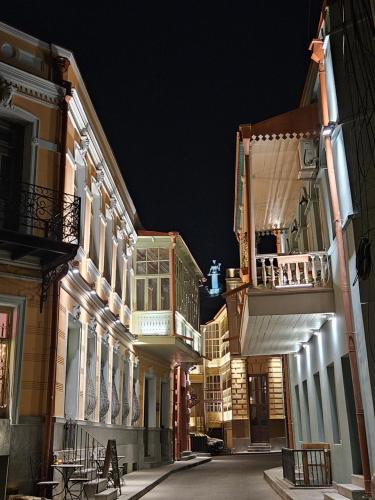 Old Gold Apartment