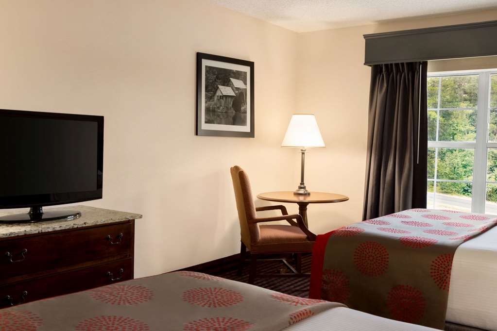 Ramada by Wyndham Pigeon Forge North - photo 14