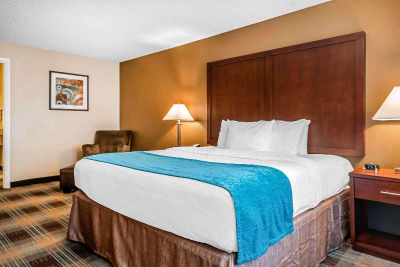 Clarion Inn near JBLM - photo 18