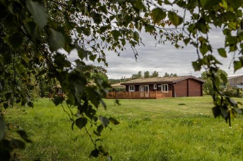 Quail Lodge Nordic Log Cabin 19512654 — Selby