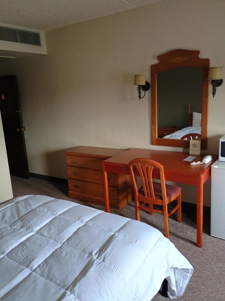 Landmark Motel - photo 14
