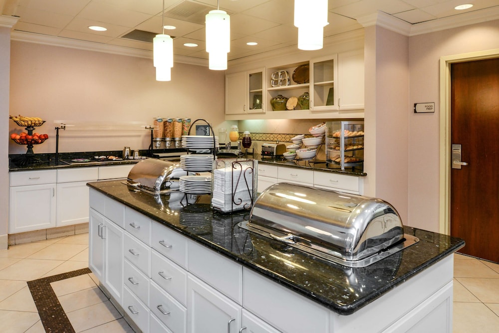 Homewood Suites by Hilton Fresno - photo 43
