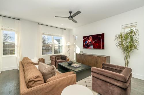 Nashville 1701 Lischey Ave - last minute hotel in Nashville