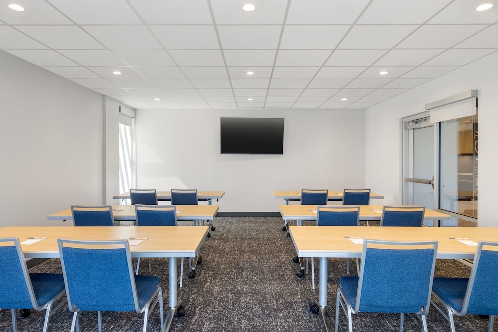 Towneplace Suites By Marriott Geneva - photo 38