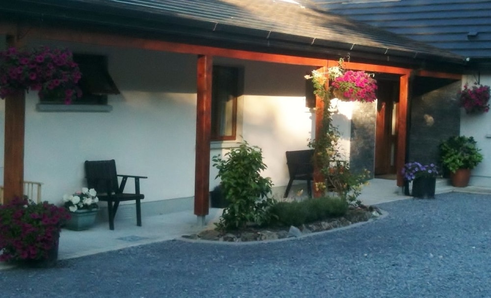 Nonaim Lodge — 4-Star Luxury Hotel in Oughterard, Republic of Ireland