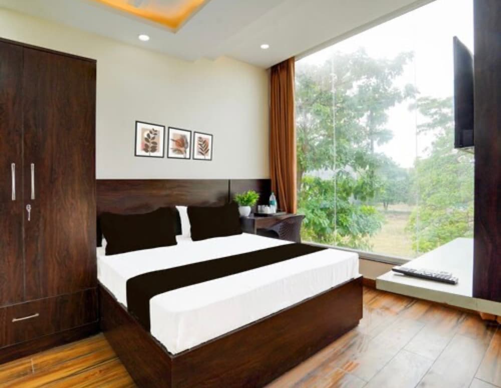 Yati Suites — Greater Noida — photo 2