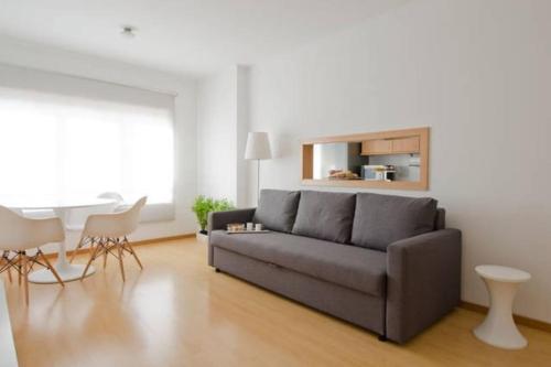 NEW Home Office Free Wifi & Parking Self Check in Daikin Airco — 4-Star Luxury Hotel in Lisbon, Portugal