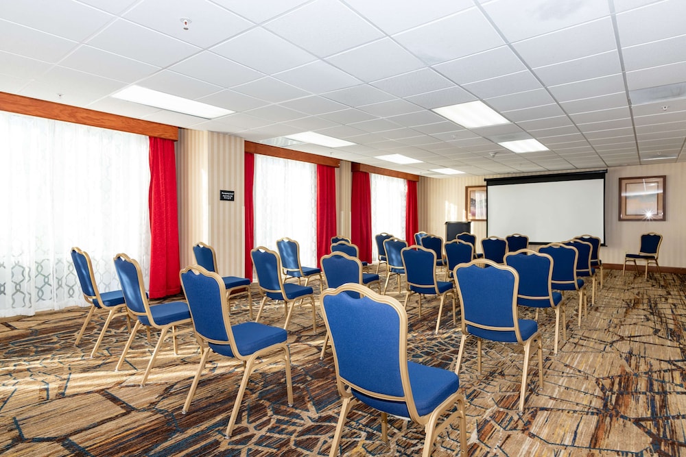 Hampton Inn & Suites Pittsburg CA - photo 100