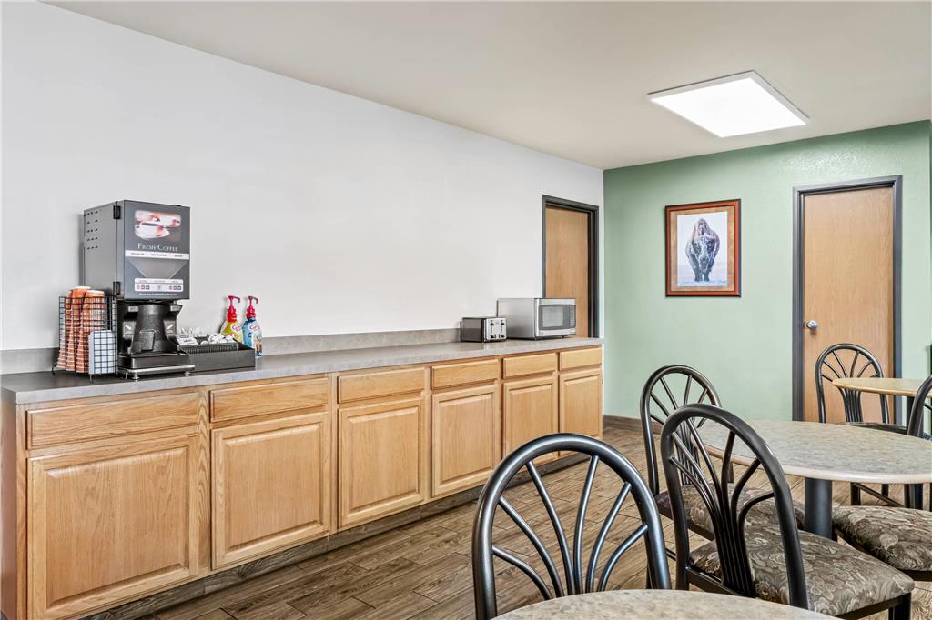 Econo Lodge Custer Crazy Horse Area - photo 47