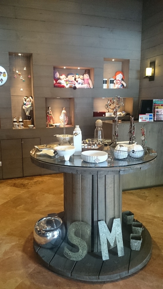 Gift shop