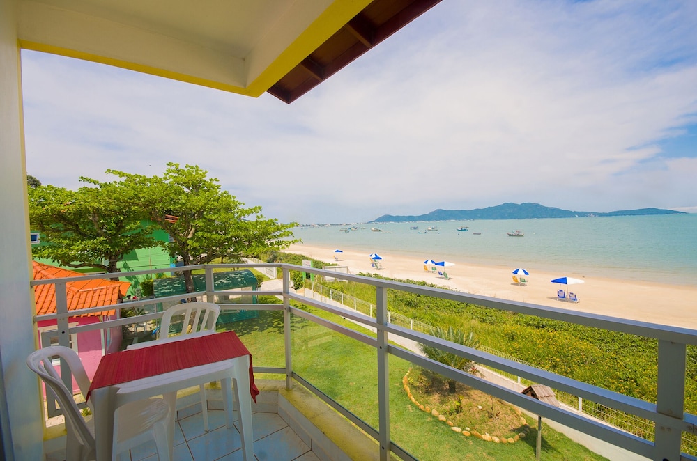 Pousada Canto das Pedras in Itapema, Brasil