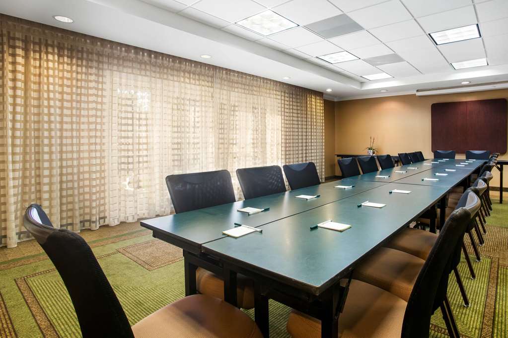 La Quinta Inn & Suites by Wyndham Austin Southwest - photo 39