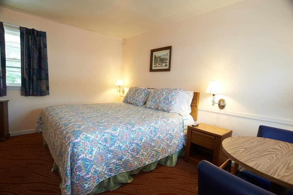 Clinton Motel - photo 12