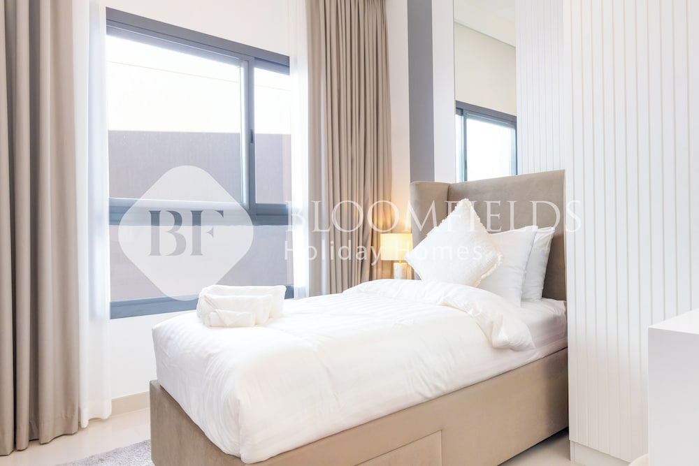 Bloomfields 4PluseMaid Royal Dana Villas — 4-Star Luxury Hotel in Al Fujairah City, United Arab Emirates