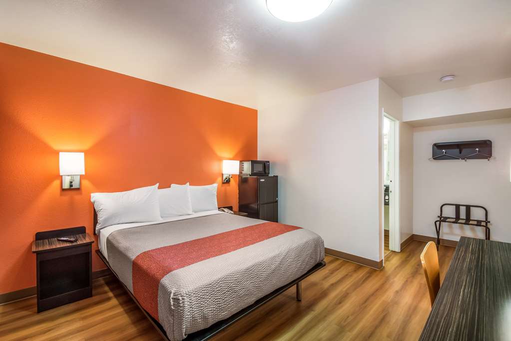 Motel 6 Youngtown AZ Phoenix Sun City - photo 18