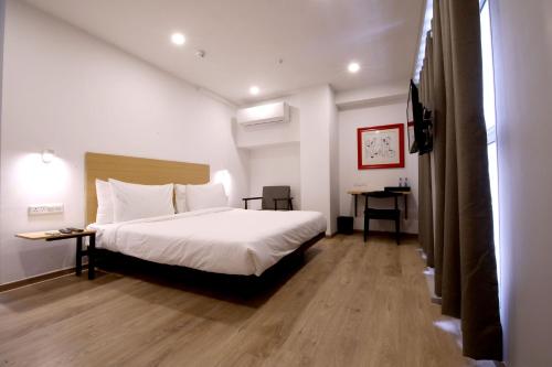 Crayon Hotels — Gandhinagar — photo 2