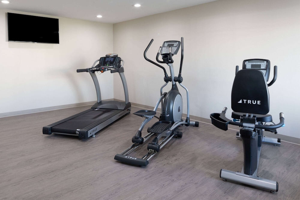 Ramada by Wyndham Modesto Yosemite Area - photo 34