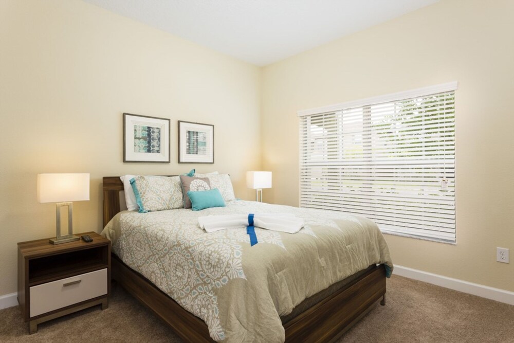 4 Bedrooms 3 Bathrooms Paradise Palms 8969 Bp - photo 5