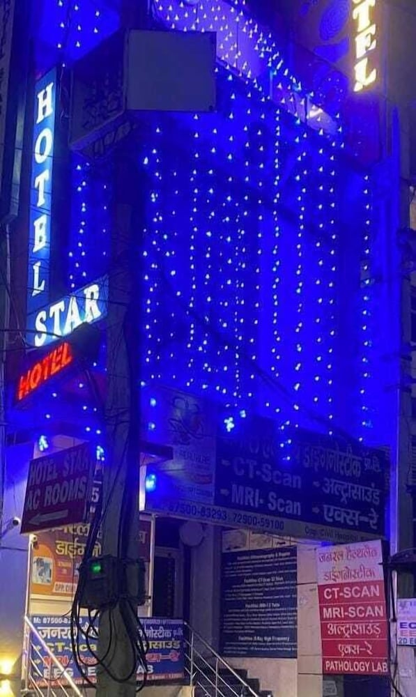 Oyo 15481 Hotel Star in Karnal, India