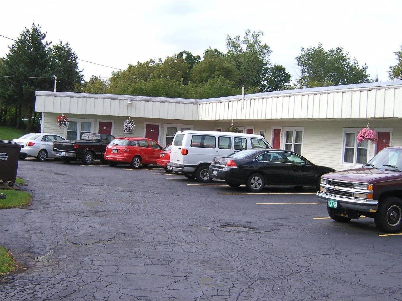 Highlander Motel - photo 3