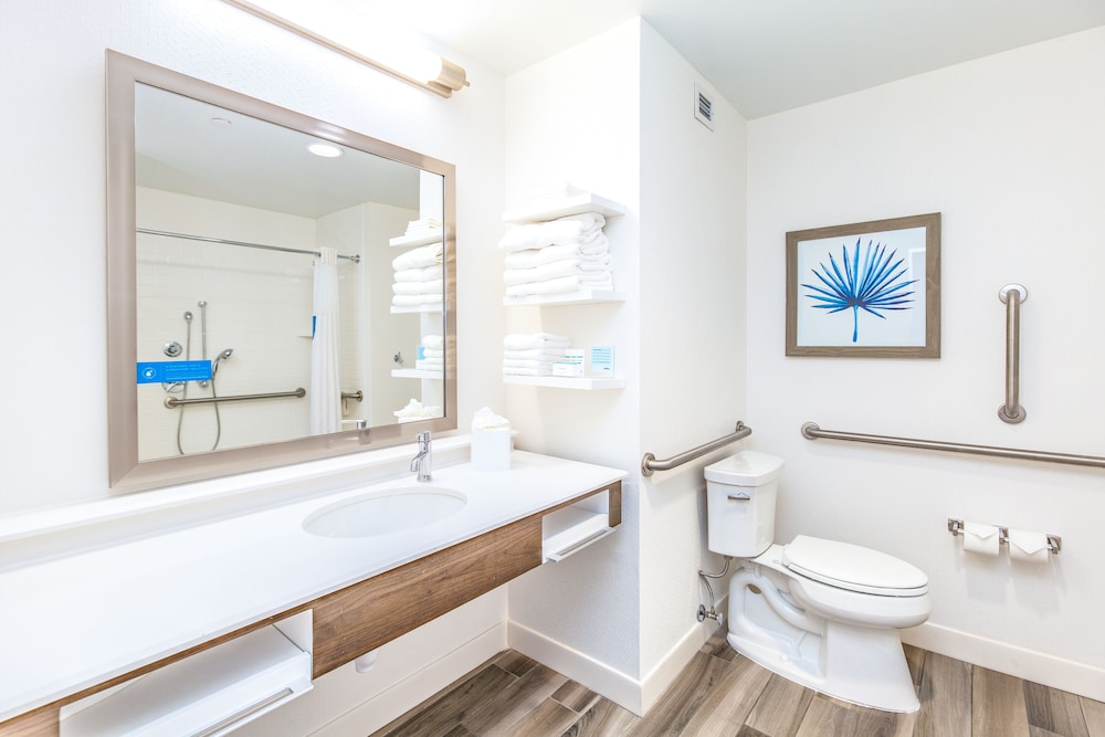 Hampton Inn & Suites Panama City Beach Beachfront - photo 61
