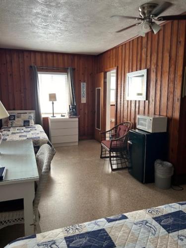 Seahorse Inn - photo 35