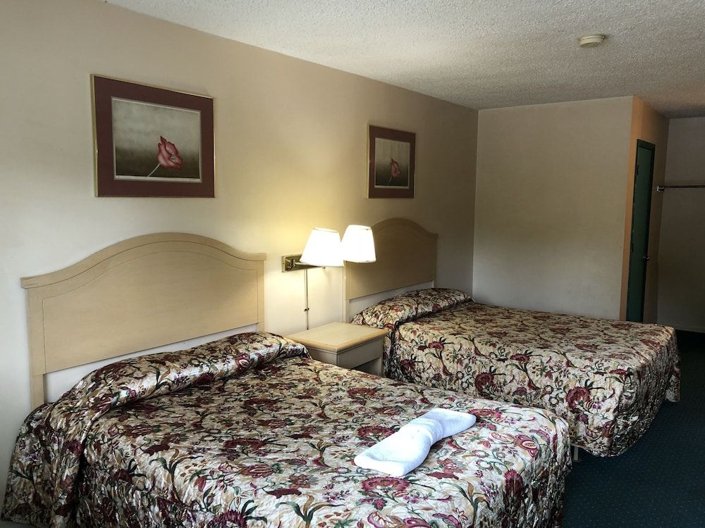 Red Maple Inn - photo 13