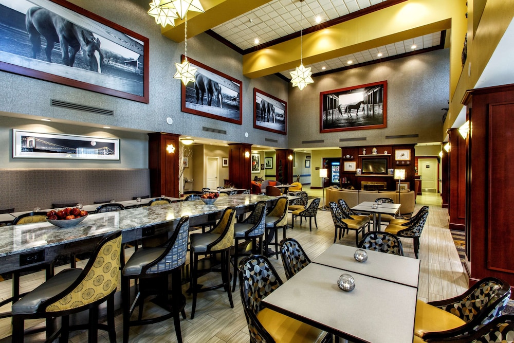 Hampton Inn & Suites Staten Island - photo 39