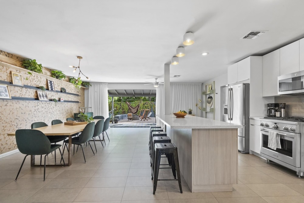 Mid Century Stunner By Homeslice Stays - photo 8