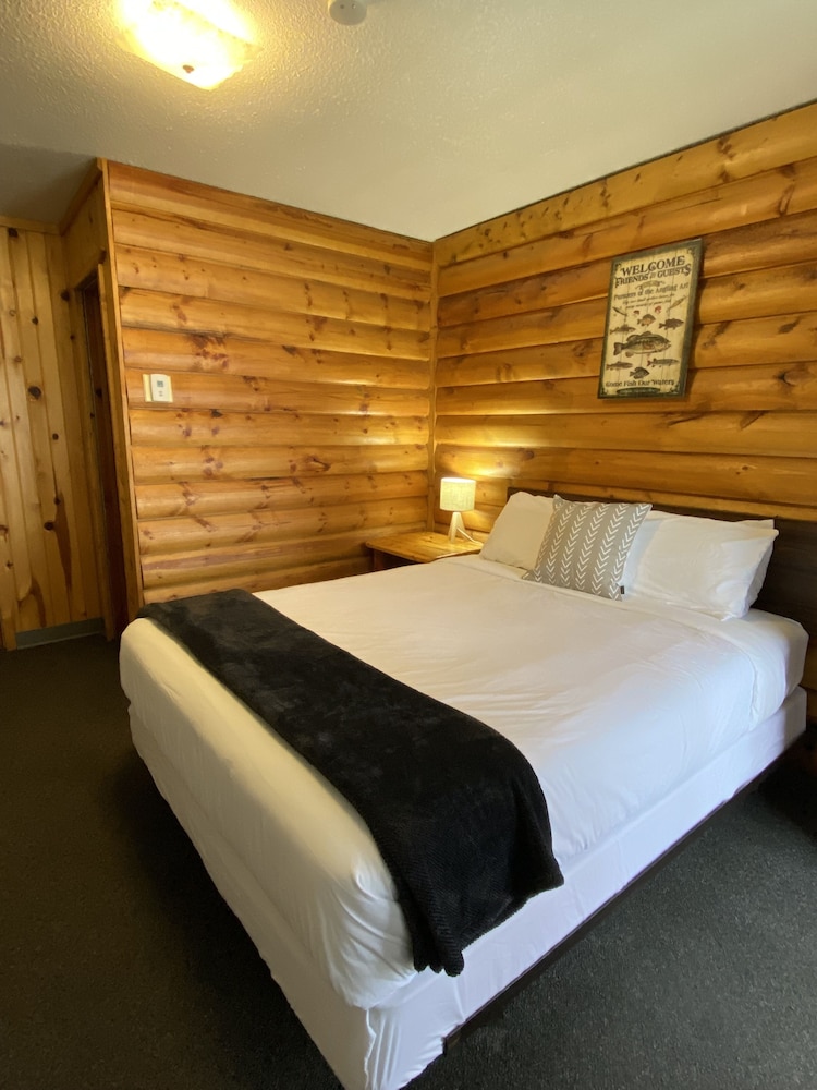 Columbia Point Resort - photo 17