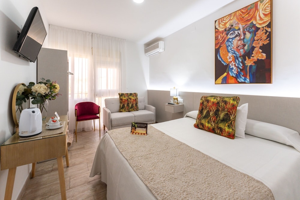 Urban Rooms B&R — 4-Star Luxury Hotel in Malaga, Spain