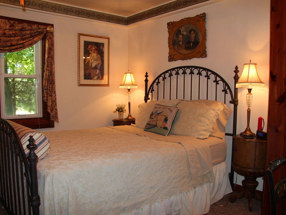 J. Paule's Fenn Inn - photo 25