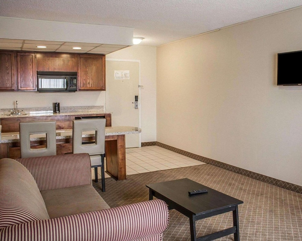 Howard Johnson by Wyndham Columbus State Fairgrounds I 71 - photo 24