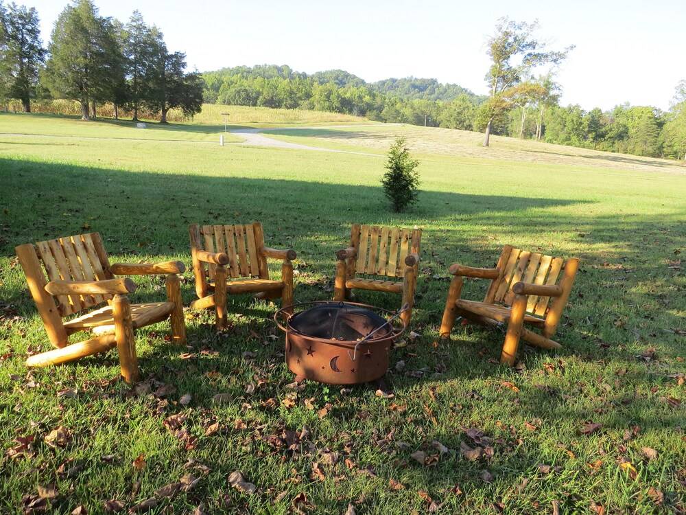 Southern Comfort Lakeside Cabin Resort - photo 50