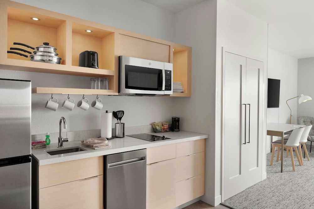TownePlace Suites by Marriott Crown Point - photo 11