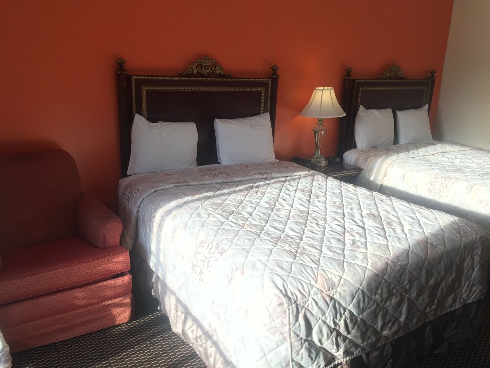 America's Best Inn Urbana Champaign - photo 8