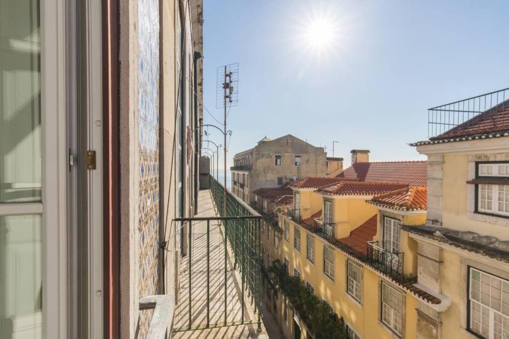 Quiet Charming Flat in Historic Alfama near Baixa