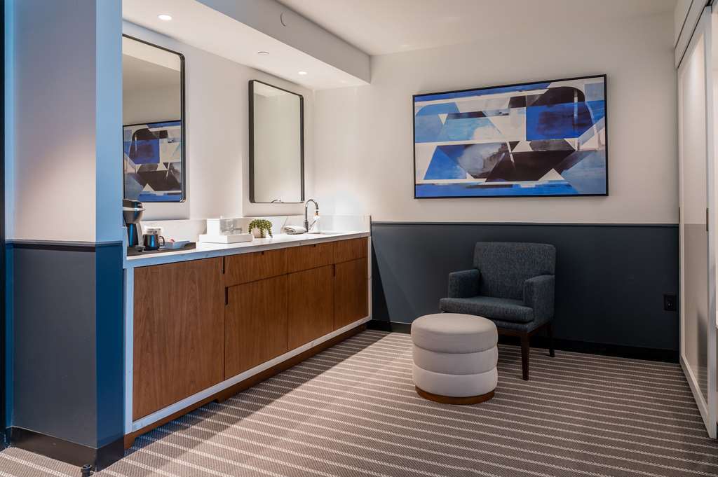 Cambria Hotel Boston Somerville - photo 31