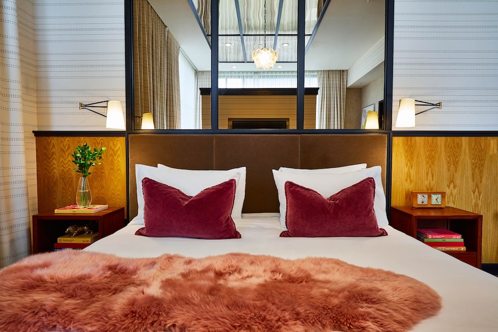Fairlane Hotel - photo 9