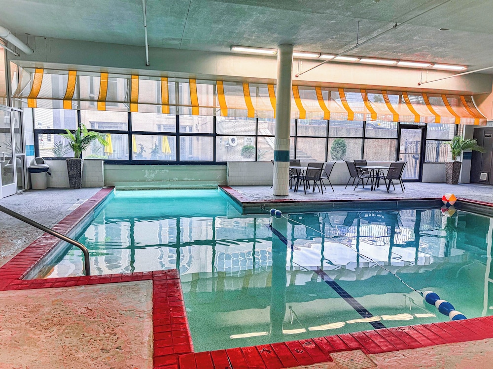 Clayton Plaza Hotel & Extended Stay - photo 18