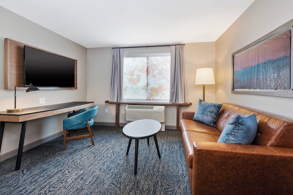 Fairfield Inn & Suites by Marriott Kalamazoo - photo 12