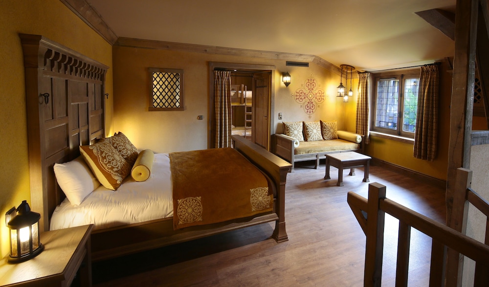 Hotel Du Puy Du Fou La Citadelle — hotel in Les Epesses