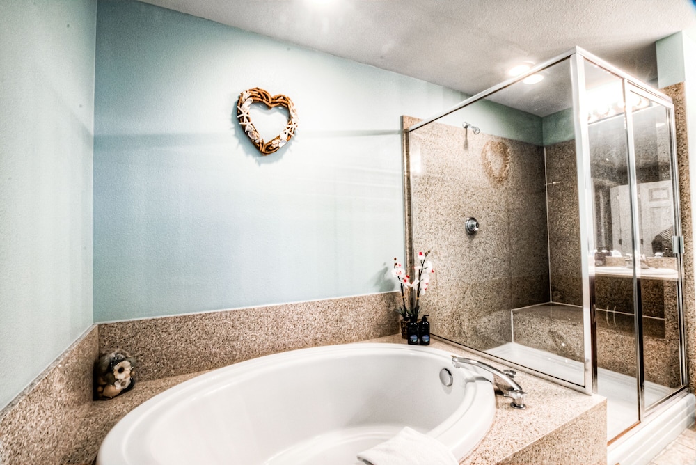 Laketown Wharf Resort by Aneliya's Rentals - photo 779