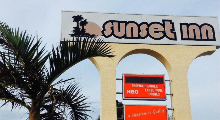 Sunset Inn - carbon neutral hotel in Fort Pierce