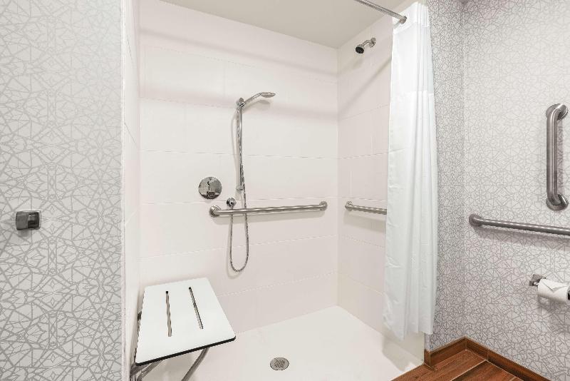 Hampton Inn Bellingham Airport - photo 16