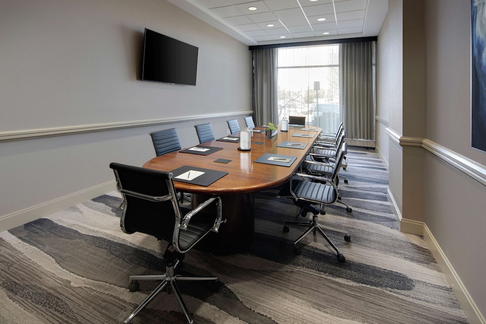 Embassy Suites by Hilton Detroit Troy Auburn Hills - photo 75